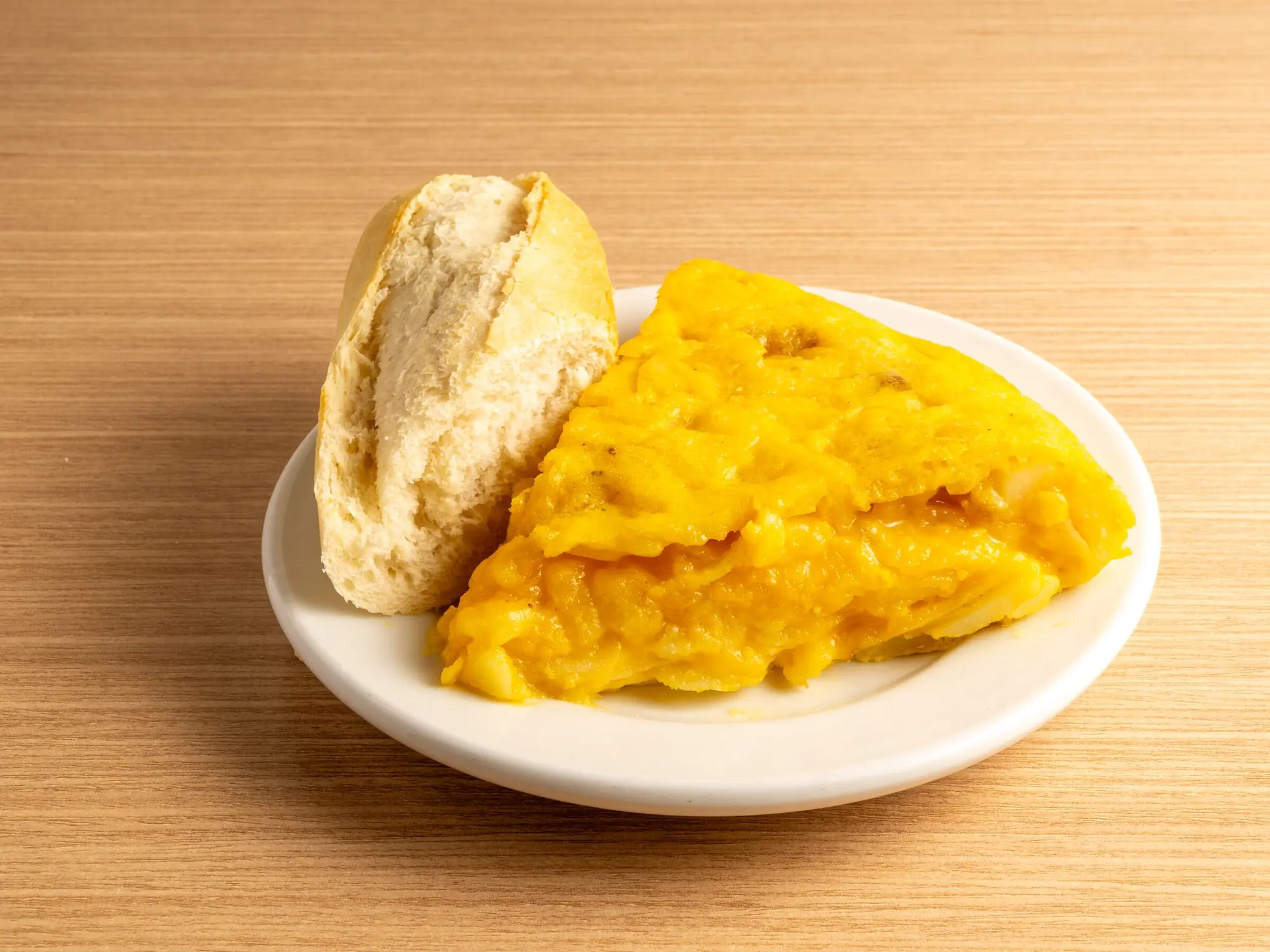 Pincho de tortilla con pan